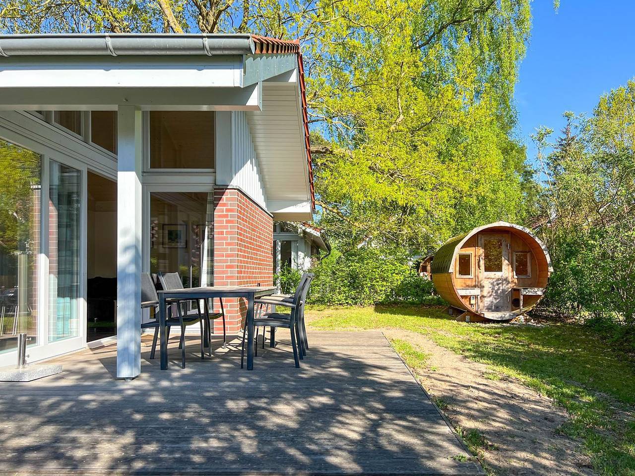 Ferienhaus Wiesengeflüster W3 | mit Fasssauna und Garten, 300 m zur Müritz in Röbel, Müritz