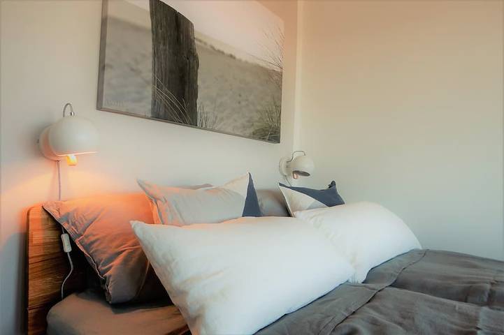 Appartement entier, Appartement récemment rénové, vue sur le lac, directement sur la plage sud, WLAN et chaise de plage inclus in Est de Fehmarn, Fehmarn
