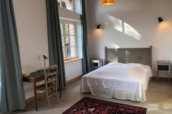 Gîte pour 15 personnes, avec jardin et balcon à Tosny - 2