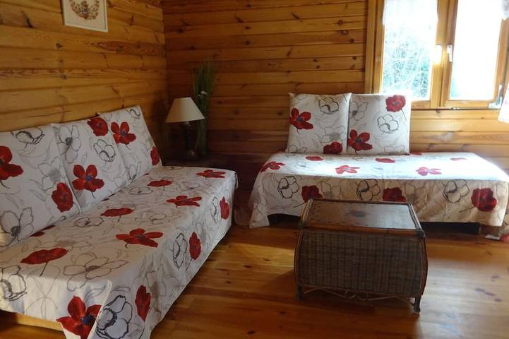 Location de vacances pour 6 personnes, avec jardin ainsi que piscine et terrasse à Doissat - 3