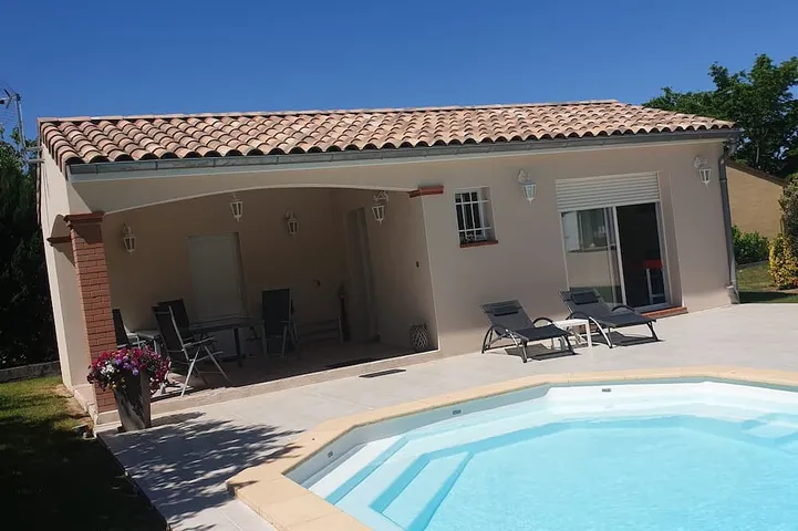 Ferienwohnung für 2 Personen, mit Terrasse und Garten sowie Pool - 1