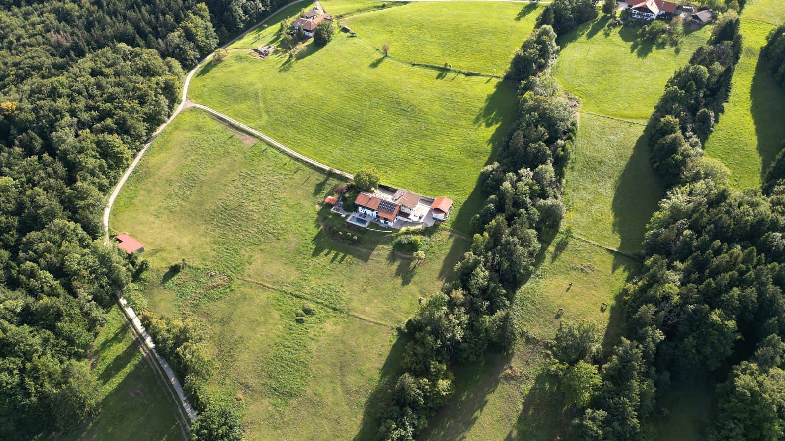Ganze Ferienwohnung, Ferienwohnungen mit privater Sauna und traumhaften Salzwasser-Pool - Ferienwohnung 1 mit 2 Schlafzimmer, priv. Sauna und traumhaften Salzwasser-Pool in Anger, Bayerische Alpen