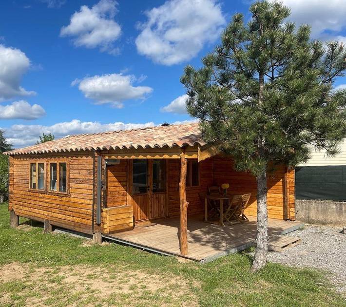 Chalet pour 4 personnes, avec Terrasse ainsi que Jardin et Piscine