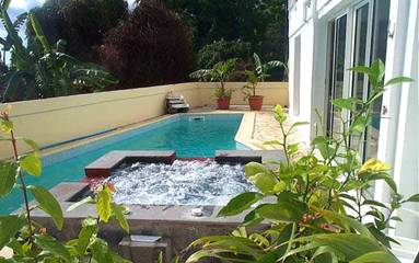 Gîte pour 4 personnes, avec piscine et terrasse dans Bois de Nèfles