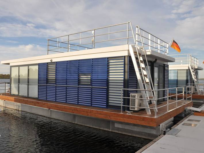 Hausboot für 4 Personen, mit Terrasse in Sachsen-Anhalt