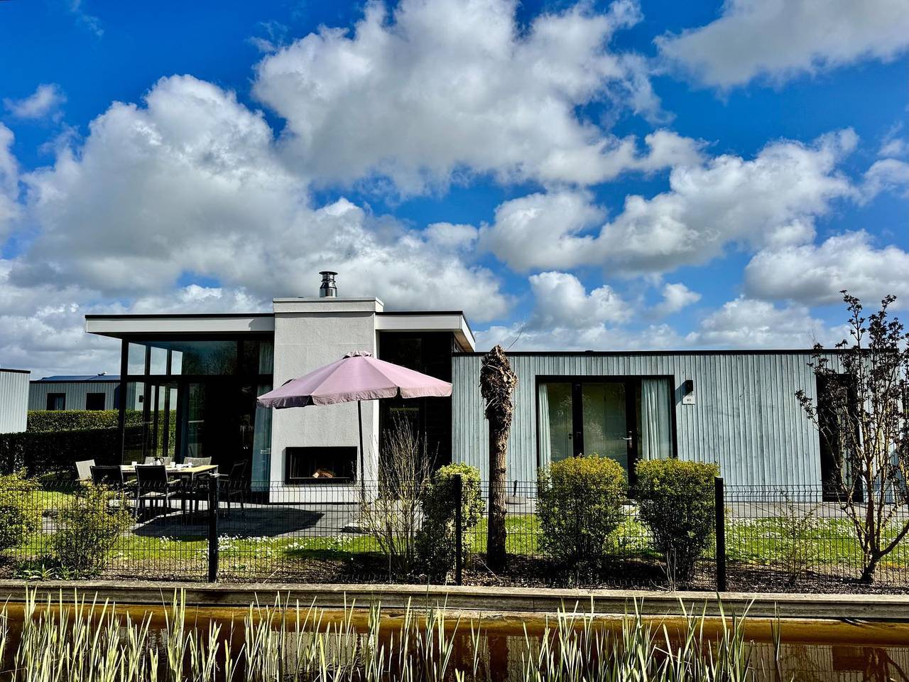 Hundefreundliches Chalet Coastline mit Zaun für 6 Personen nahe Strand & Natur in Nieuwvliet, Zeeuwse Kust