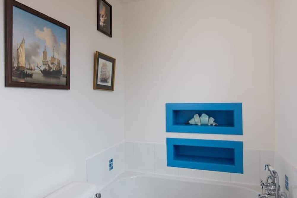 Beautifully presented Cottage by the beach in Nairn, Highlands