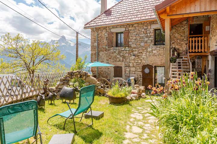 Ferienhaus für 2 Personen, mit Garten und Seeblick, mit Haustier in Frankreich