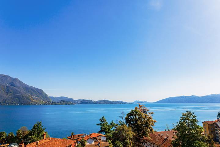 Ferienwohnung für 4 Personen, mit Balkon und Pool sowie Ausblick und Seeblick im Piemont - 2