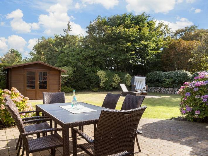 Landhaus Sölring Neest - Ein Traum von Raum. Auf über 145m² Nutzfläche erwartet Sie sehr viel Raum. in Wenningstedt, Sylt