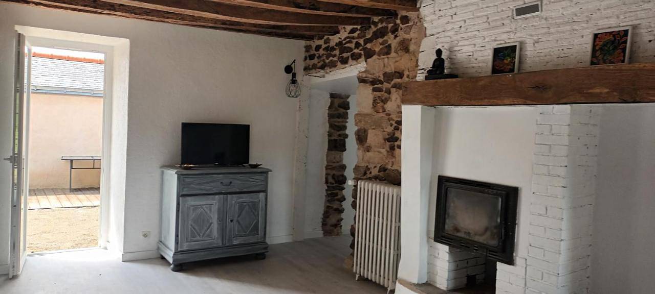 Four-Bedroom House in Seiches-sur-le-Loir, Région d'Angers