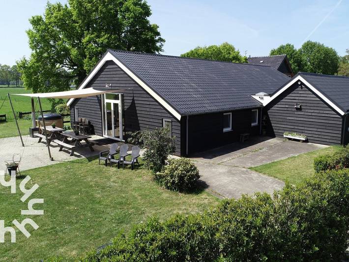 Boerderij voor 18 personen, with sauna and terras as well as whirlpool and tuin in de Achterhoek