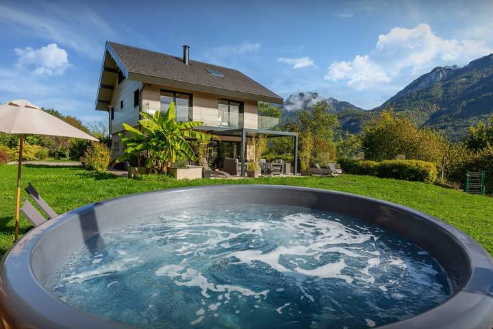 Villa pour 8 personnes, avec jacuzzi et jardin, adapté aux familles sur le Lac d'Annecy - 4