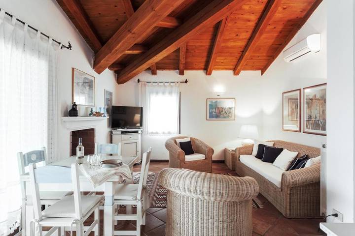 Casa vacanza per 4 persone, con Balcone e Terrazza nonché Giardino e Panorama a Spiaggia Bianca
