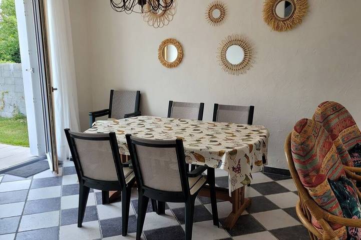 Location de vacances pour 6 personnes, avec terrasse et jardin dans Port de Loctudy