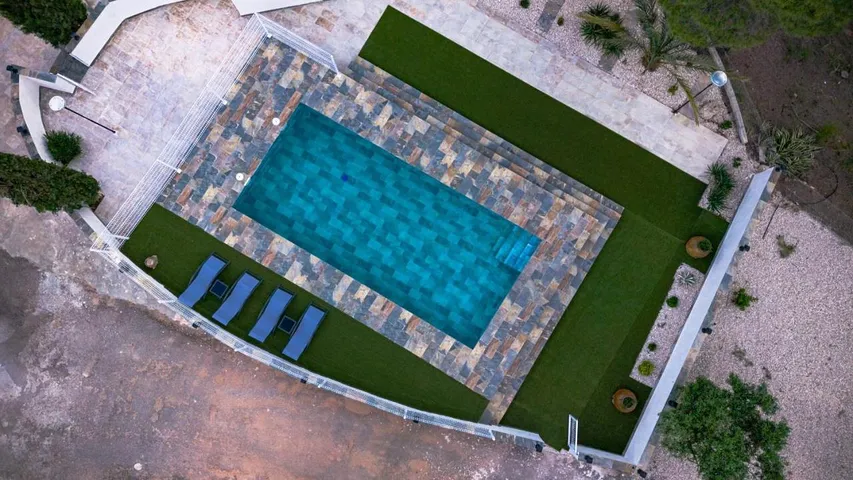 Ferienhaus für 9 Personen, mit Garten und Pool sowie Ausblick - 1