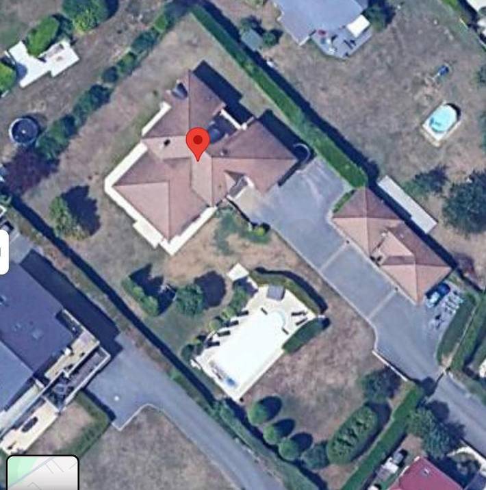 Location de vacances pour 11 personnes, avec jardin et vue ainsi que terrasse et piscine, animaux acceptés à Divonne-les-Bains - 2