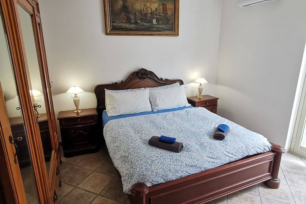 Entire apartment, “Casa Marianna” - Elegant Loft in Sicilian Style in Porto Empedocle, Agrigento Province