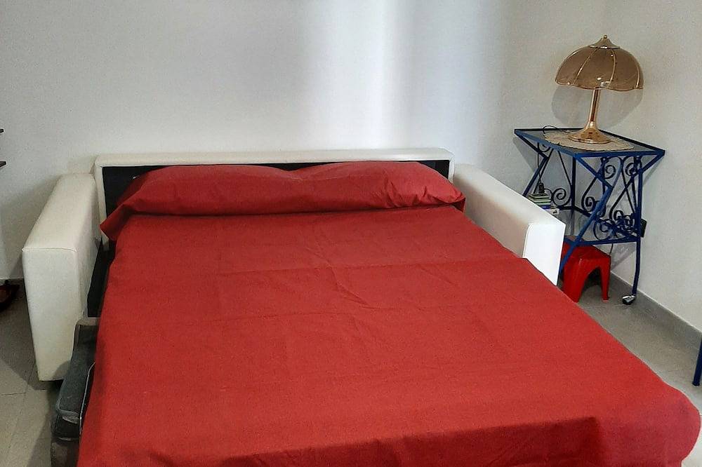 Casa Vacanze \"Ponente\" - Centrale -  a 2 passi dal mare e dal centro storico. in Portoscuso, Provincia di Carbonia-Iglesias