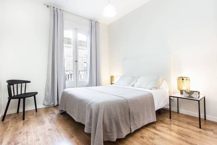 Apartamento entero, Apartamento de vacaciones para 4 personas con jardín in Centro Barcelona, Barcelona