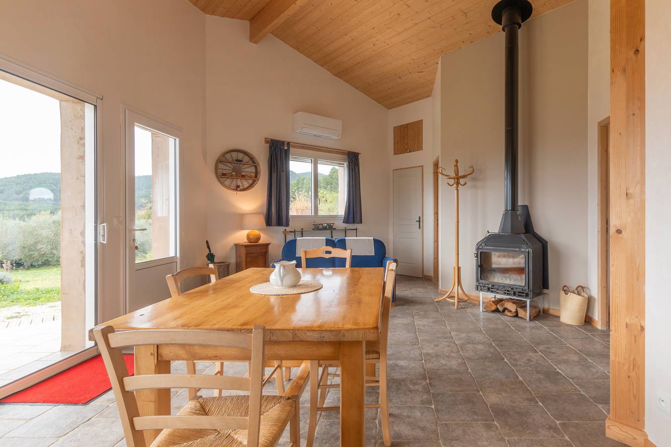 Maison de vacances 'Eco Gîte' avec vue sur la montagne, Wi-Fi et climatisation in Payzac (Ardèche), Parc naturel régional des Monts d'Ardèche