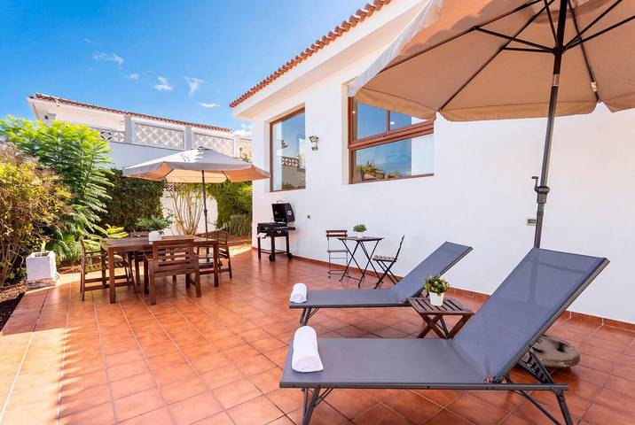 Villa Castaño, garden on the edge of the Atlantic in El Sauzal, North Tenerife