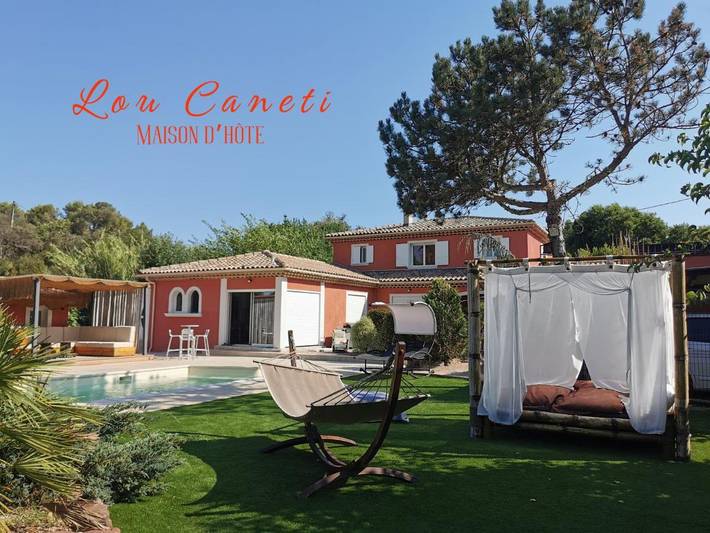 Chambre d’hôte pour 2 personnes, avec Terrasse et Jacuzzi ainsi que Jardin et Piscine à Le Cannet-des-Maures