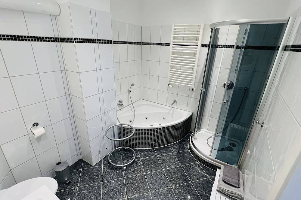 Ganze Wohnung, Großes und helles Innenstadt Apartment - Ferienwohnung in Bad Homburg vor der Höhe, Bad Homburg