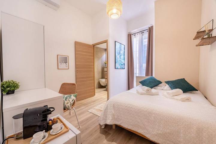 Alojamiento y desayuno para 2 personas en Niza