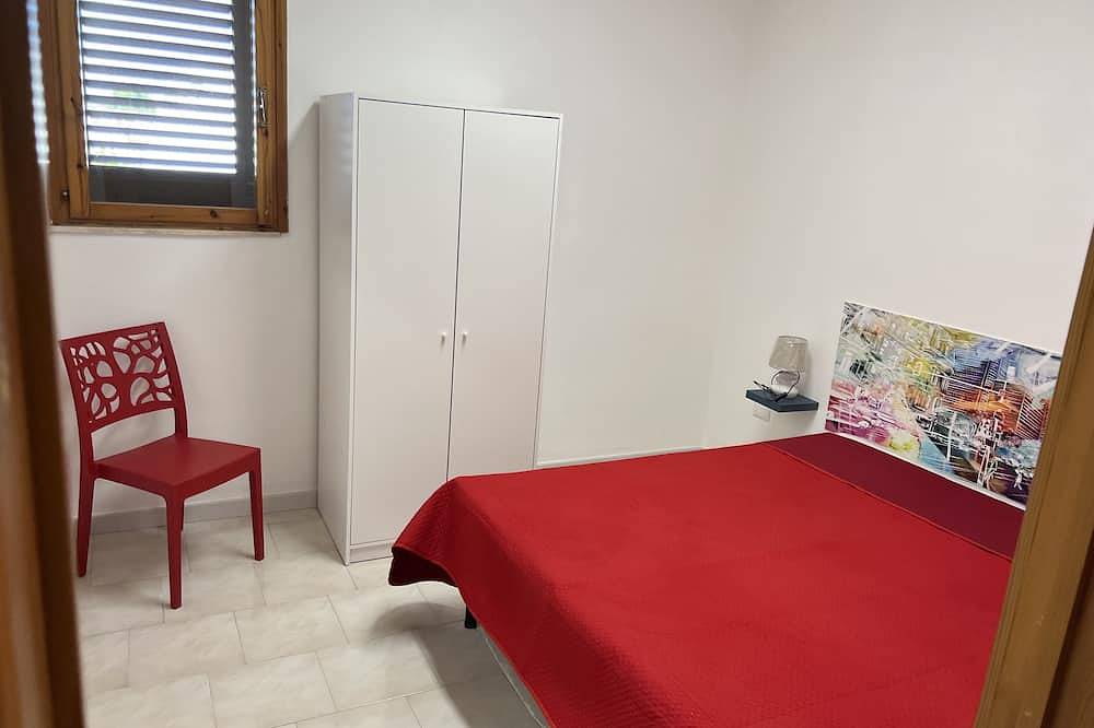 Entire apartment, Melograno apartment near sandy beach in Campomarino di Maruggio, Campomarino (Apulia)