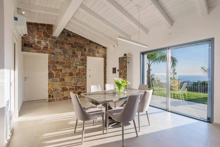 Villa pour 8 personnes, avec vue ainsi que piscine et jardin, animaux acceptés à Bordighera - 4