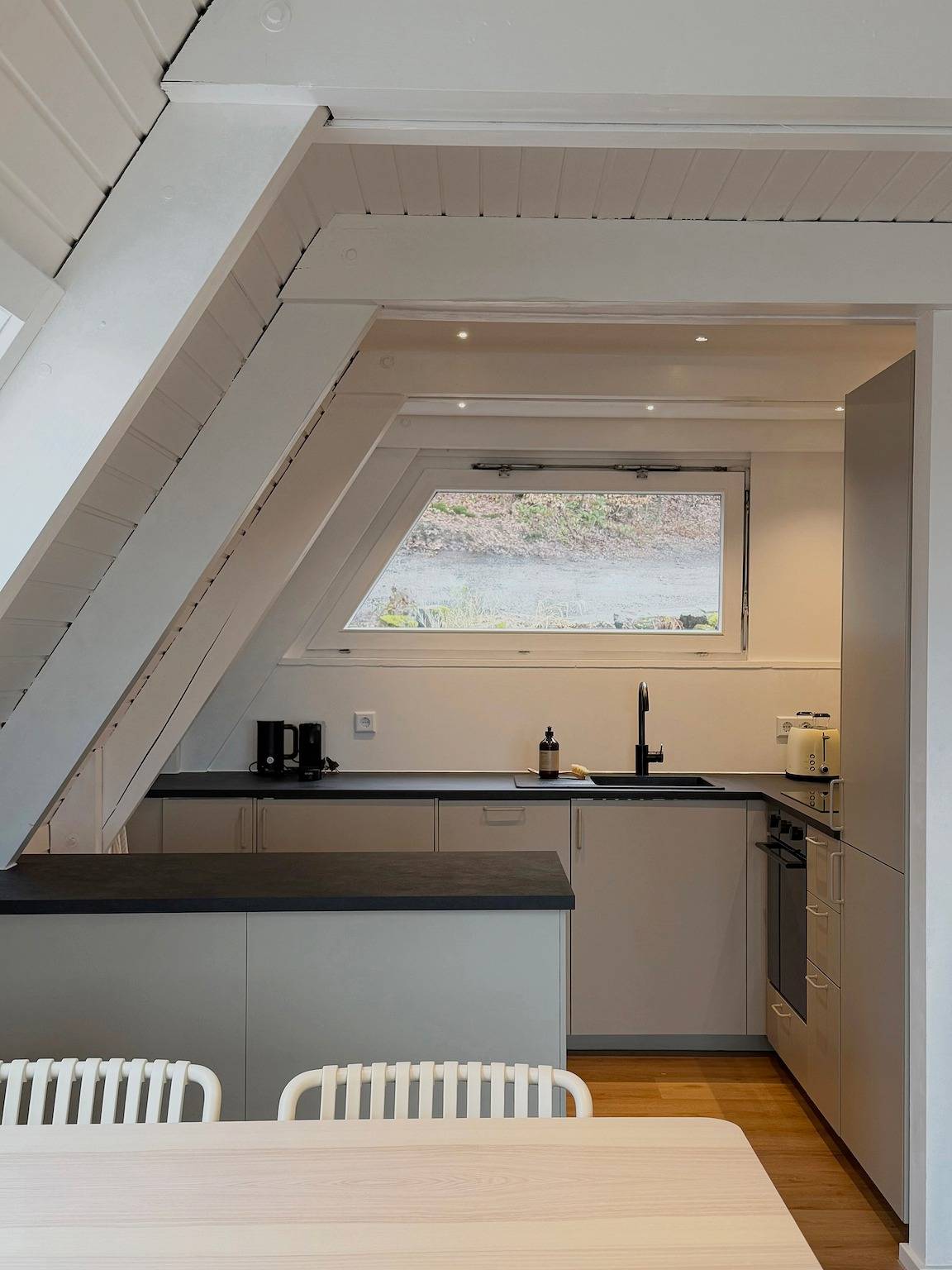 Ferienhaus 'Silva Lodge – Dein Haus am Wald' mit Waldblick, Privatgarten und Wlan in Hilchenbach, Kreis Siegen-Wittgenstein