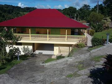Gîte pour 4 personnes, avec terrasse et jardin en Martinique