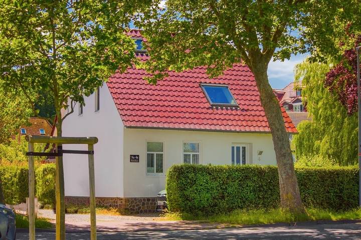 Ferienhaus mit Meerblick für 4 Personen, mit Terrasse und Garten sowie Ausblick in Heiligenhafen