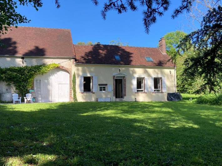 Location de vacances pour 5 personnes, avec Terrasse et Jardin dans Neuvy-Sautour