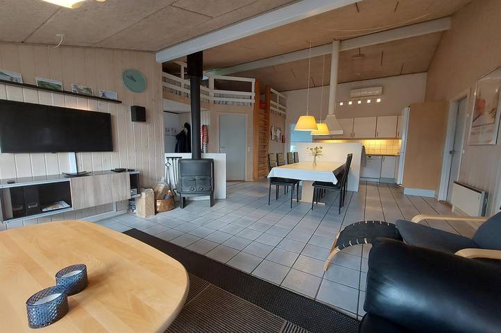 Ferienhaus für 8 Personen, mit Sauna und Whirlpool sowie Terrasse und Garten in Djursland - 2