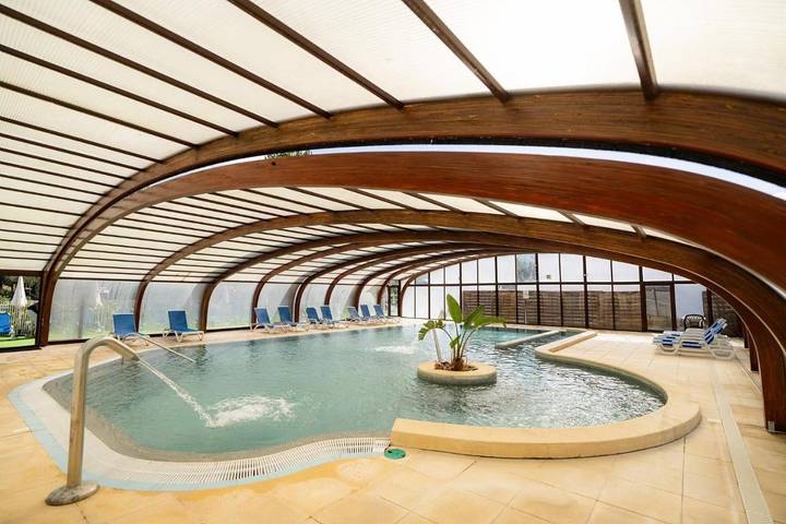 Camping pour 5 personnes, avec sauna ainsi que terrasse et piscine