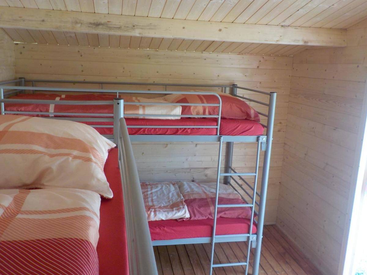 Camping Cabin with Shared Bathroom in Schönberg (Beieren), Oost-Beieren