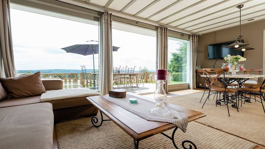 Location de vacances pour 6 personnes, avec jardin dans Longfaye