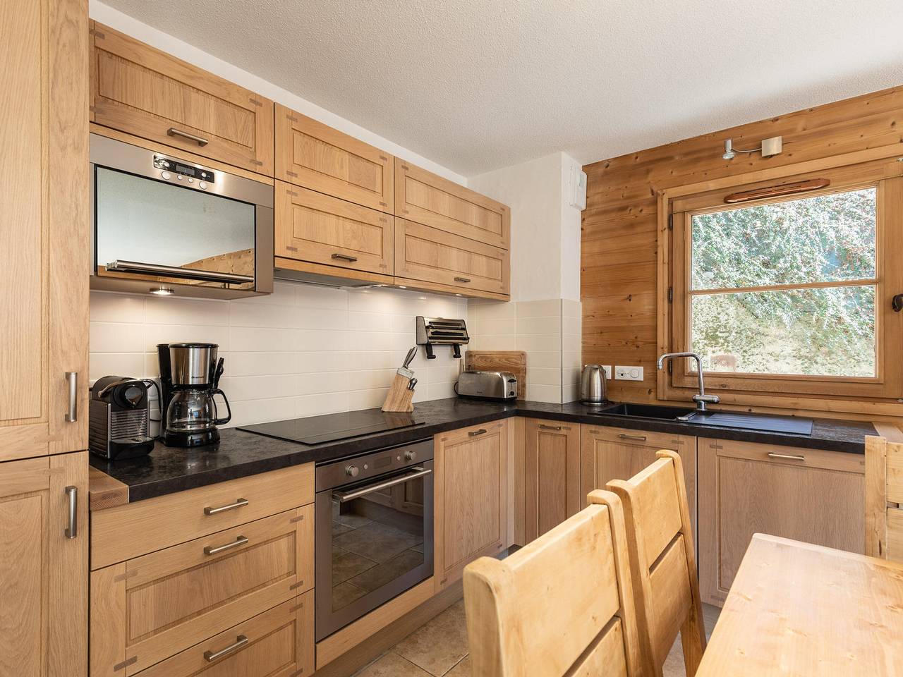 Entire apartment, Cozy 3-room apartment with wifi, up to 8 people in La Clusaz, Annecy region