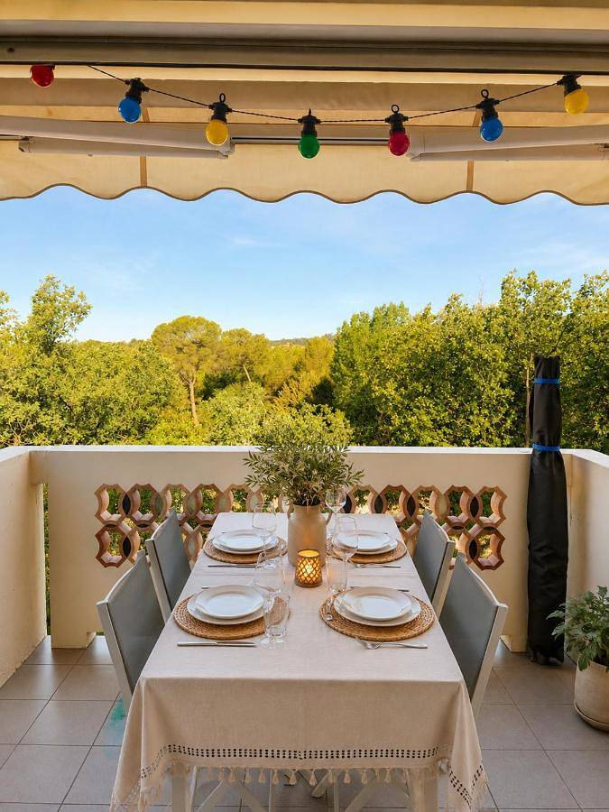 Gîte pour 4 personnes, avec vue ainsi que jardin et piscine dans Thermes de Gréoux les Bains