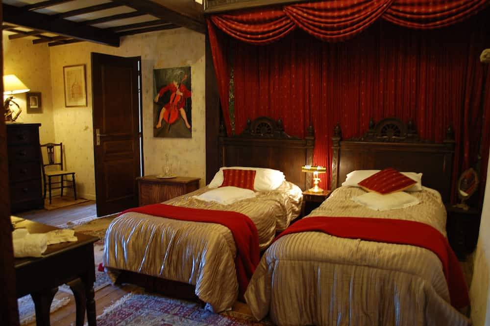 Luxurious 11th Century Chateau in the Heart of Brittany in Langon (Bretagne), Redon und Umgebung