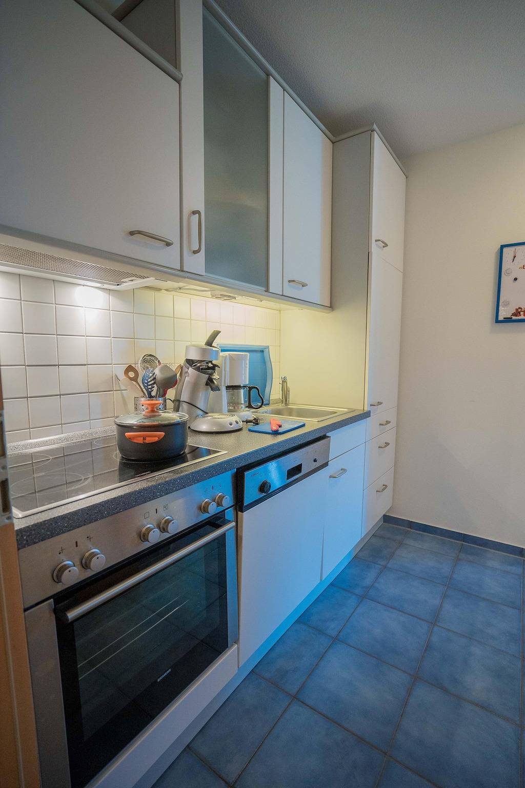 Ganze Ferienwohnung, Inselblume 14 - Blaue Ferienwohnung mit Balkon am Südstrand in Ostfehmarn, Fehmarn