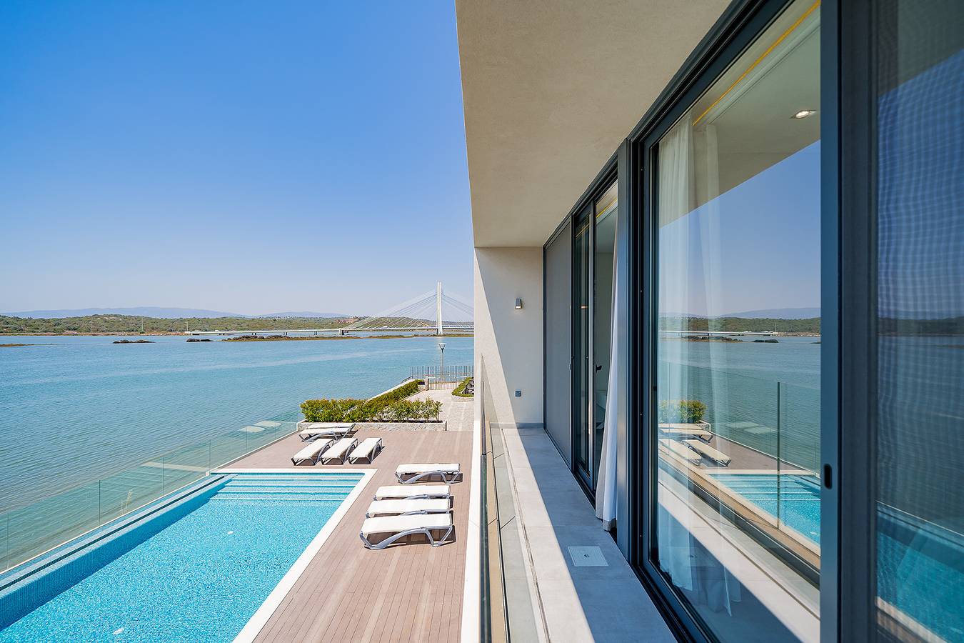 Ganze Wohnung, Portimão Ocean Breeze With Pool in Estômbar, Estômbar e Parchal