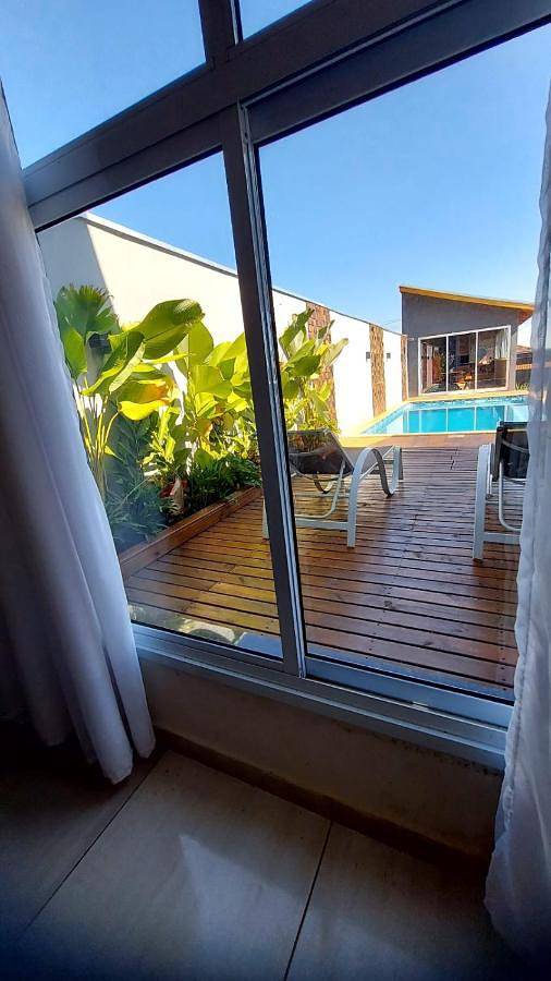 Casas e apartamentos de temporada para 8 pessoas, com piscina e jardim e ainda vista em Boituva