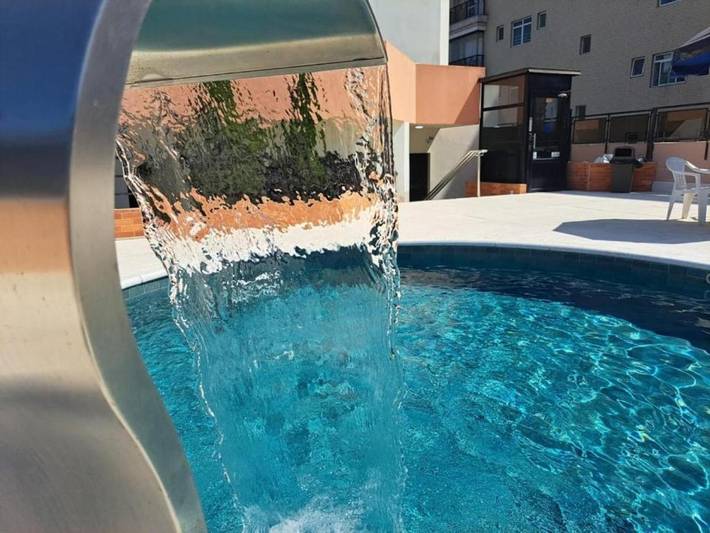 Casas e apartamentos de temporada para 2 pessoas, com piscina e terraço em Baixada Santista