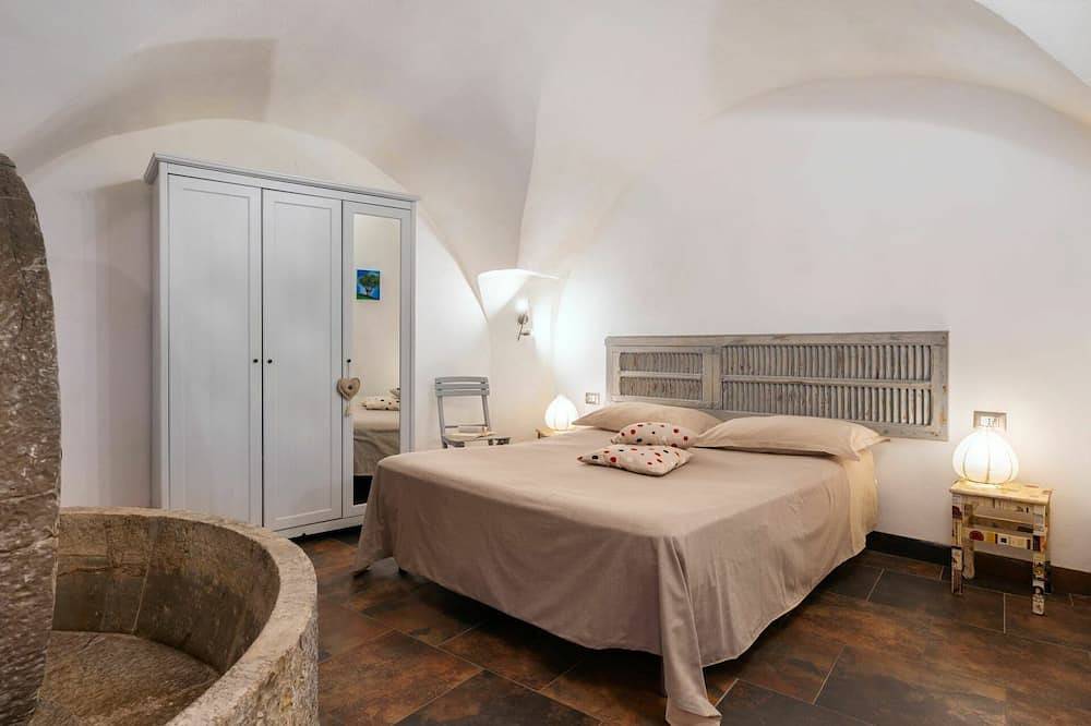Ganze Wohnung, Herrliche Wohnung mit Klimaanlage,  W-Lan, Tv, Terrasse, Haustiere erlaubt und Parkplatz in Pietrabruna, Riviera di Ponente