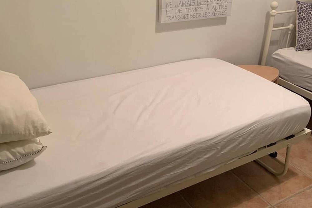 Casa Alegria, villa with mountain views, quiet location in Alcaucin in Alcaucín, Málaga Province