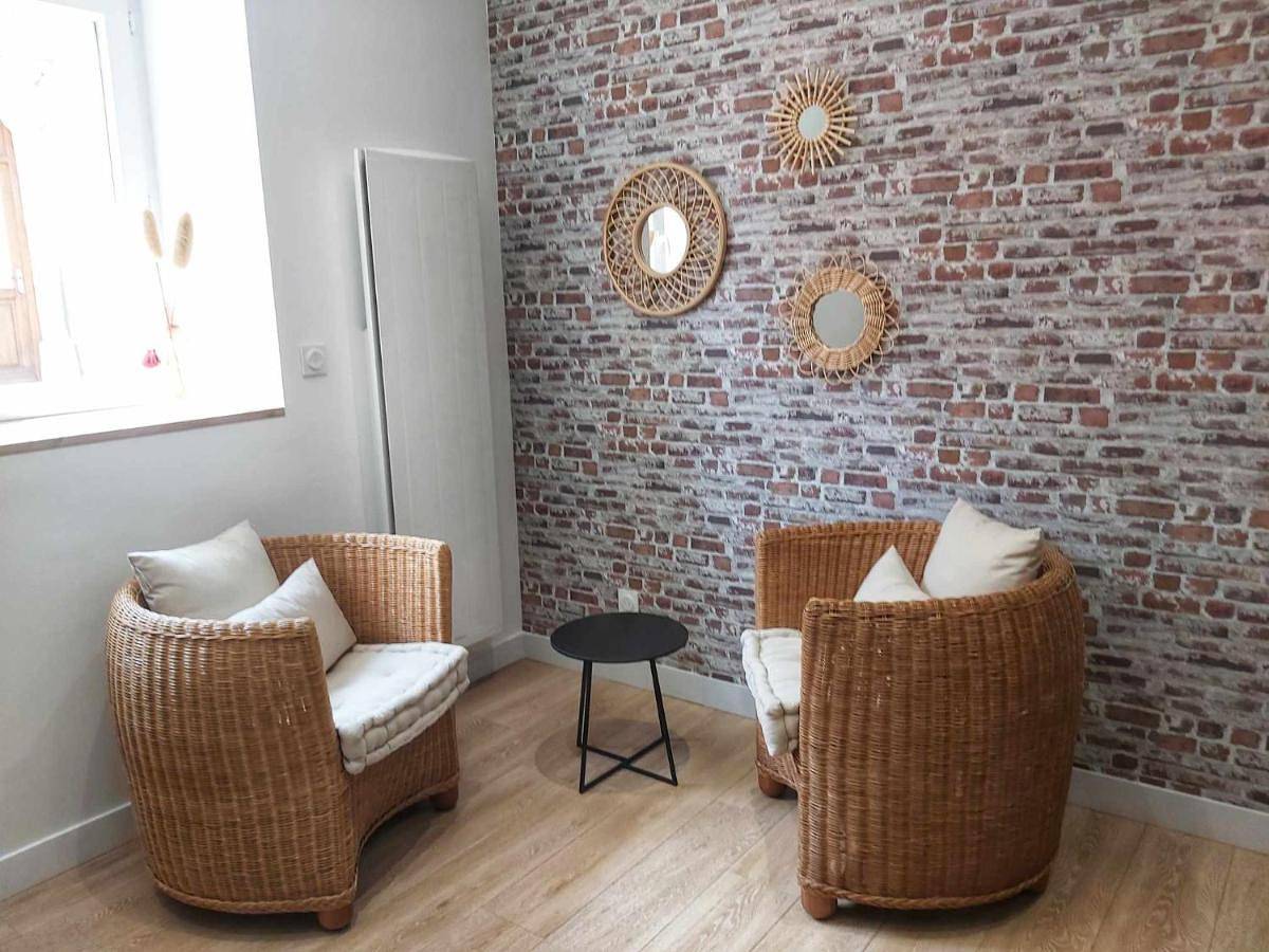 Appartement entier, One-Bedroom Apartment in Châteauneuf-de-Galaure, Région de Valence
