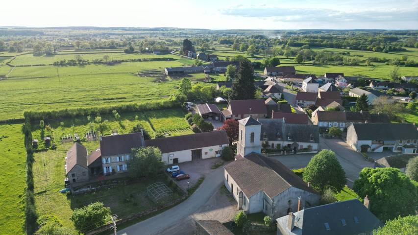 Chambre d’hôte pour 2 personnes, avec jardin à Antully